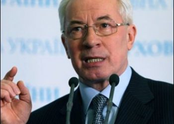 Азаров уверен, что в Украине не будет дефолта
