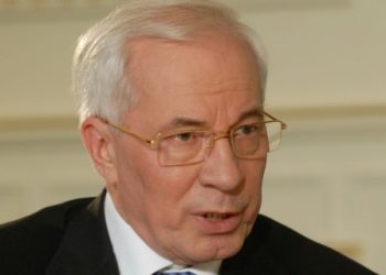 Азаров хочет открыть таможенною стоимость товаров