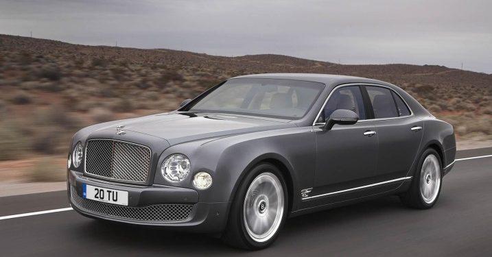 Ексклюзивні бокали з кришталю ручного гранування в Bentley Mulsanne