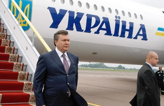 Януковичу купили самолет с позолоченной ванной и спальней за $86 млн
