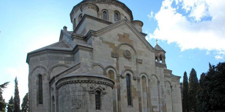 Армянская апостольская церковь