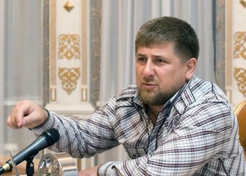 Глава Чеченской республики хочет запретить курение кальянов в общественных местах