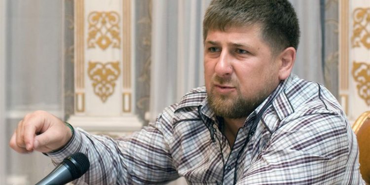 Глава Чеченской республики хочет запретить курение кальянов в общественных местах