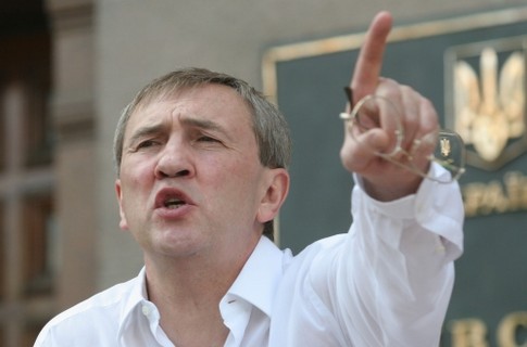 Оппозиция хочет избавить Киев от Черновецкого во время парламентских выборов