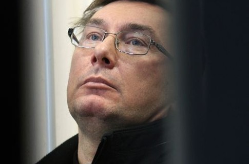 У Тимошенко просят поделиться врачами для Луценко