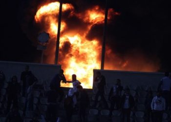Футбольные фанаты пошли на штурм МВД Египта