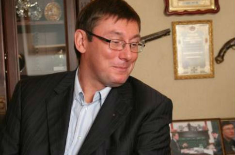 Луценко говорит, что его судят за покой Януковича