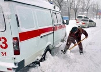 На Одесчине жителей спасали от 4-х тонной сосульки