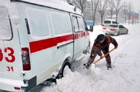 На Одесчине жителей спасали от 4-х тонной сосульки