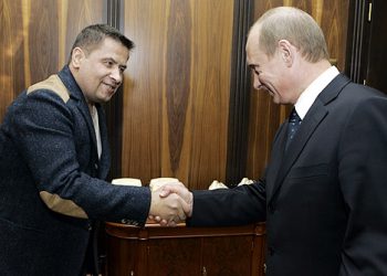499 доверенных лиц Путина