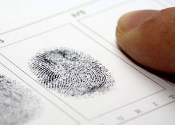 Украинцам хотят выдавать загранпаспорта с отпечатками пальцев