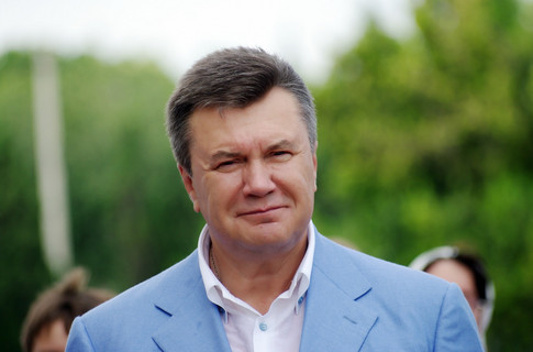 Янукович напомнил губернаторам о петухе, клюющем в одно место