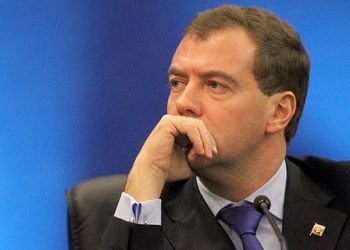Медведев поручил «Газпрому» разобраться с Украиной за краденый газ