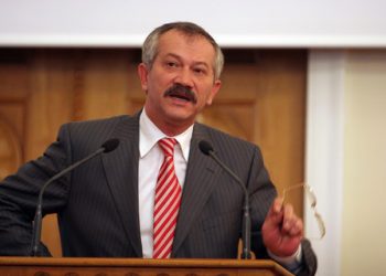 Пинзеник заметил у Украины греческие симптомы