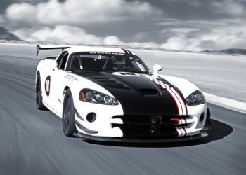 Dodge Viper SRT10 ставить рекорд на Nurburgring Green Hell