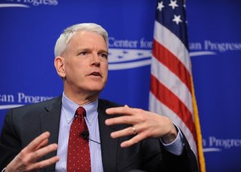 Экс-посол США советует избегать встреч с украинскими властями