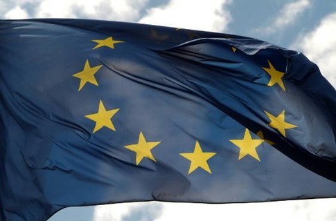ЕС приостановил финансовую помощь Украине