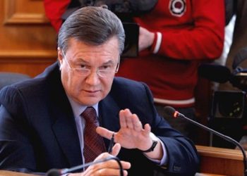 Януковичи возглавили «черный список» США и ЕС