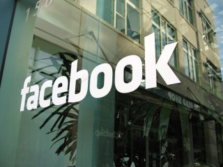 Украинский интернет-пользователь бросился в Facebook