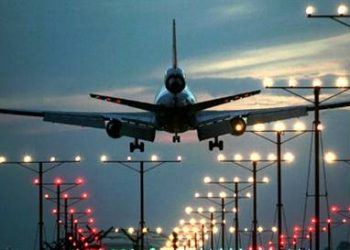 Аэропорт отменил третью часть рейсов