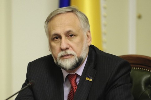 Кармазин возмущён количеством вертолётных площадок Януковича