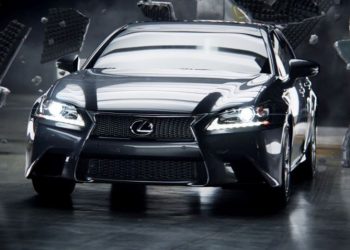 GS 2013 засвітився у своїй першій Super Bowl рекламі від Lexus