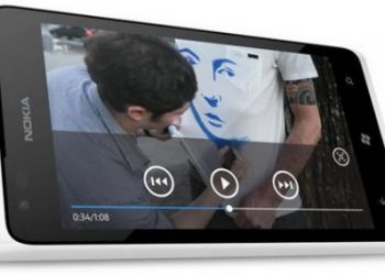 Nokia снижает цену на Windows Phone