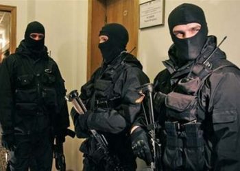 Люди в масках захватили оппозиционный канал