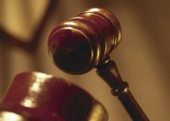 Отчаявшись, женщина выставила себя на аукцион