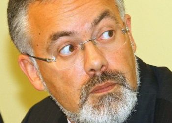 В Киеве студенты требуют: «Увидишь Табачника - дай ему подсрачник»