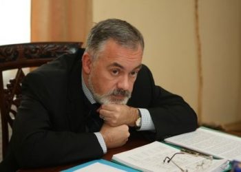 Табачник предлагает школьникам учить китайский язык, вместе английского