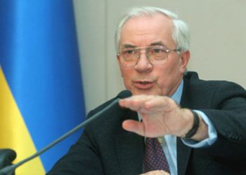 У Азарова «разборки» с главным санитарным врачом России
