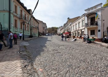 На реконструкцию Андреевского спуска выделили 37 млн гривен