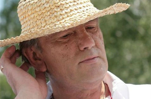 Ющенко прячет своих «девочек» в подвале