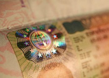Польша введет бесплатные визы для украинцев