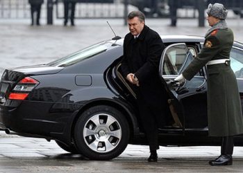 Снайперы охраняли Януковича от афганцев