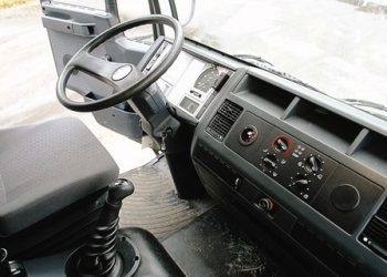 В Харькове автобус без водителя сбил женщину