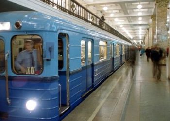 Киевское метро стояло из-за талого снега