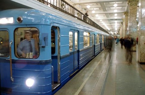 Киевское метро стояло из-за талого снега