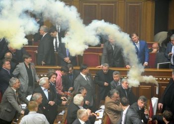 Оппозиция начала пугать Януковича