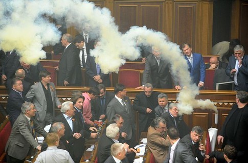 Оппозиция начала пугать Януковича
