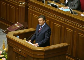 Янукович запретил налоговикам давить на бизнесменов