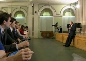 Политологи: Путин сменил риторику ради привлечения либералов