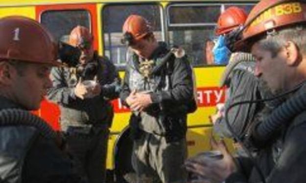 На нелегальной шахте в Луганской области спасатели ищут шахтёров