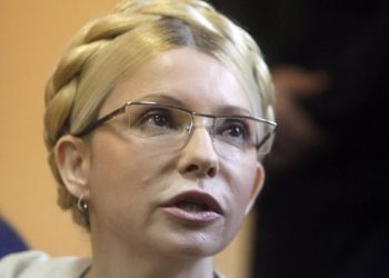 Тимошенко считает, что Европе опасно иметь дело с Януковичем