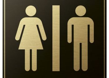 Из-за ребенка транссексуала в школе сделали общий туалет