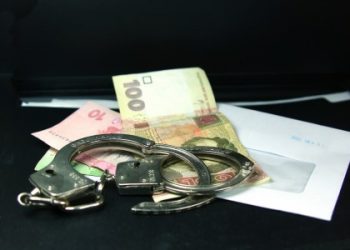 Взятка предназначалась должностному лицу