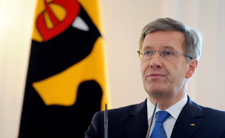 Президент Германии подал в отставку из-за недоверия народа