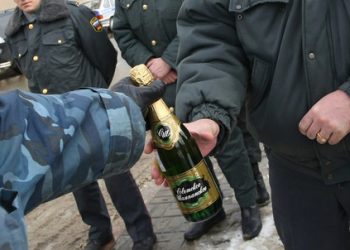 Бутылками в ОП «Дальний» насиловали не одного человека