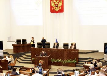 Совет Федерации одобрил закон об упрощении процедуры создания партий
